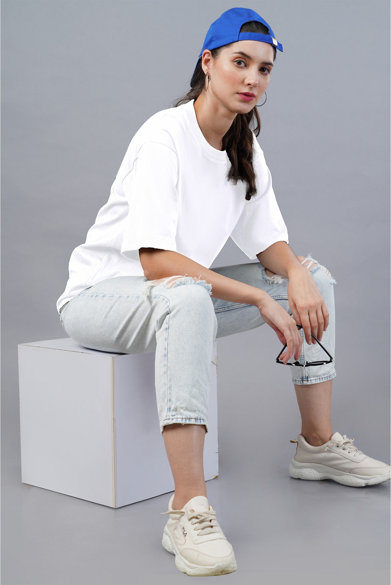 Women's White Elegance Oversized T-shirt 004